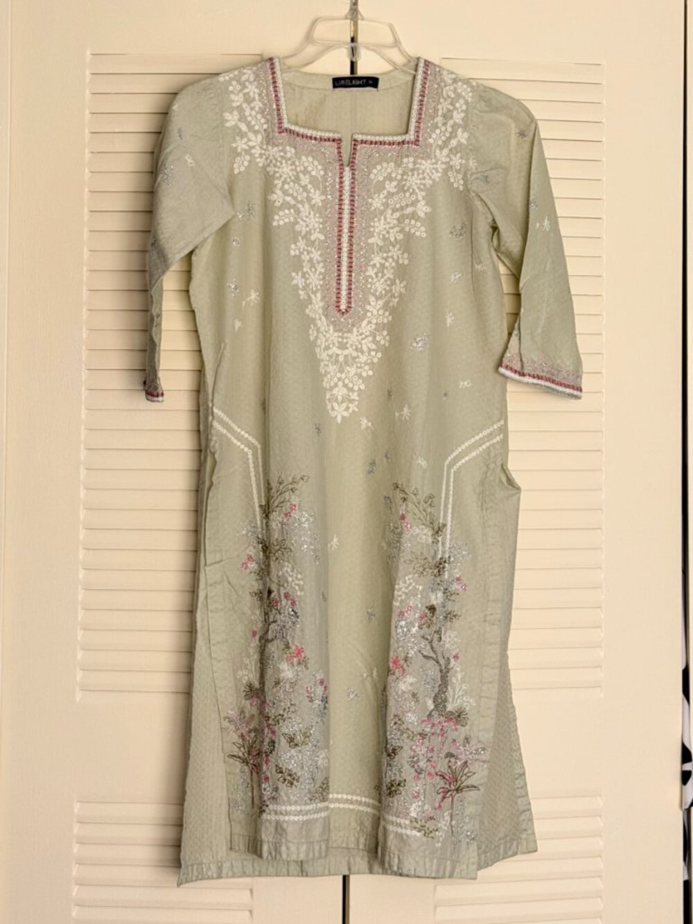‘Chikan Kari’ Embroidered Pista/Light Green Linen Top Size S - Picture 1 of 8